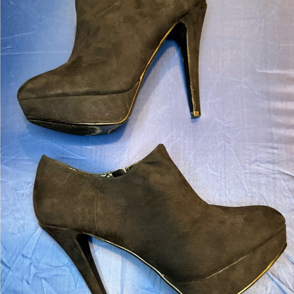 Chic Black Suede Heeled Ankle Boots